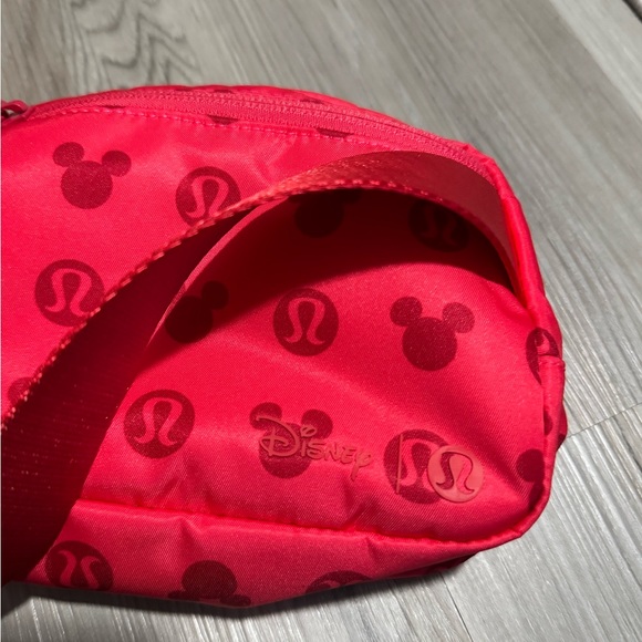 (1L) Lululemon x Disney Belt Bag Red/Pink - Picture 7 of 7